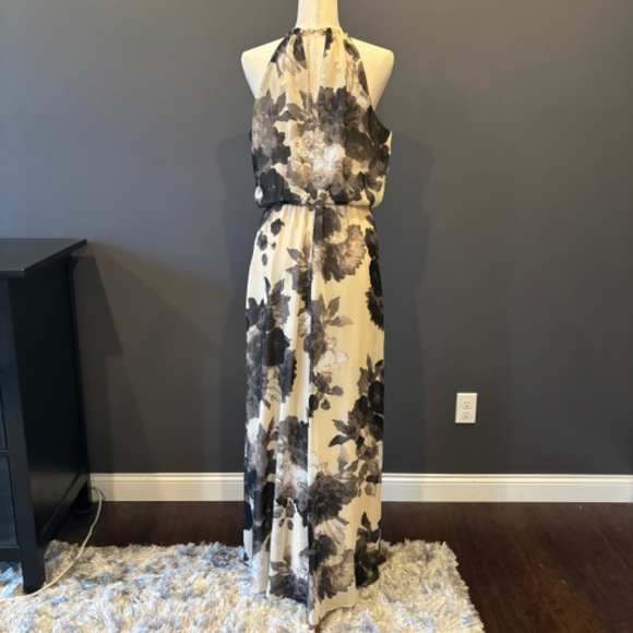 Eliza J Floral Print Halter Neck Dress with Metal Detail at Neck - Picture 4 of 10